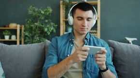 game crypto Debet